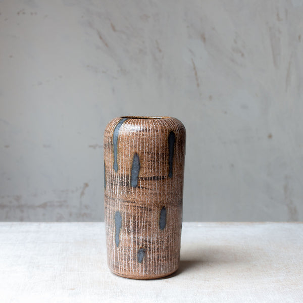 Drip - Enclosed Vase