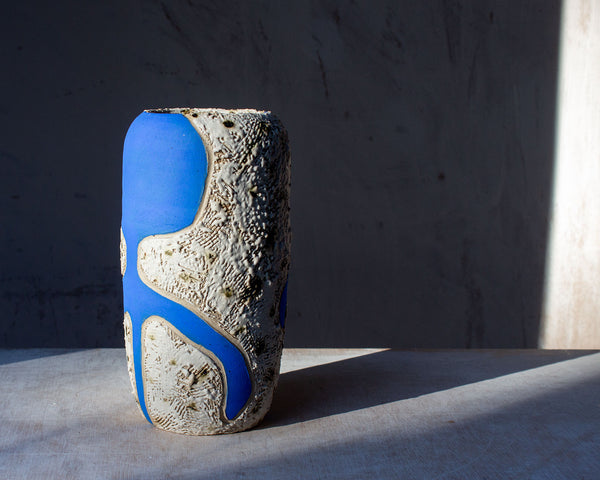 Watching you - Manipulated Vase
