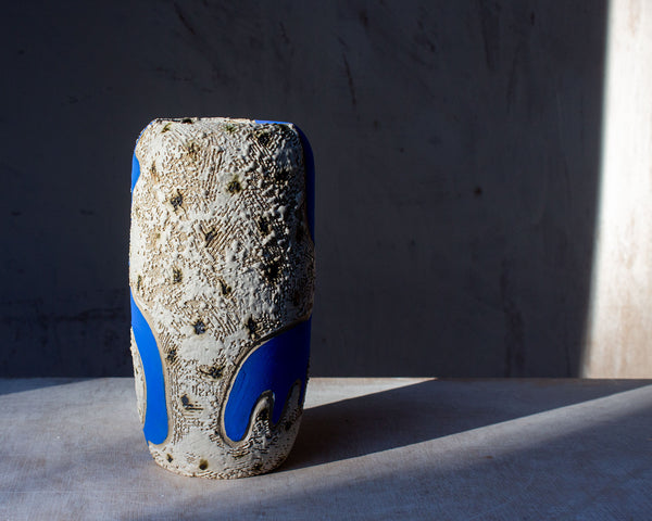 Watching you - Manipulated Vase