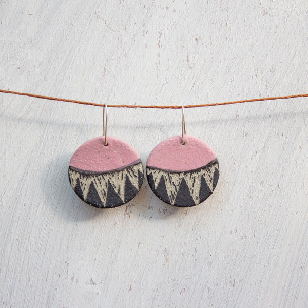Teeth medium disc earrings - Dusty Pink