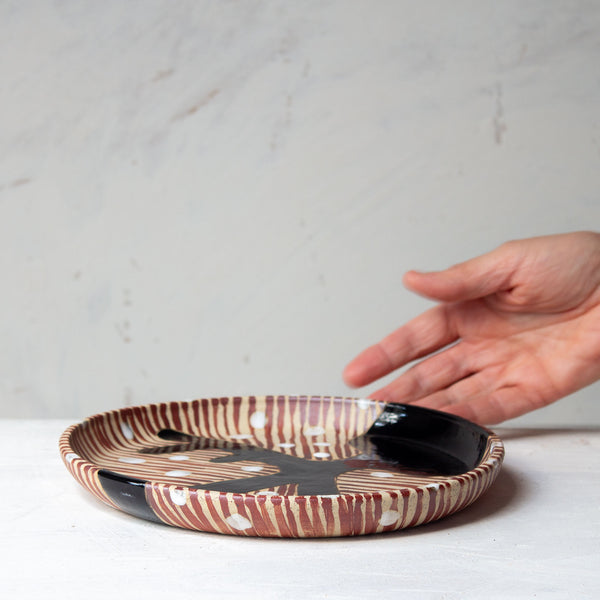 Hand in hand - Plate