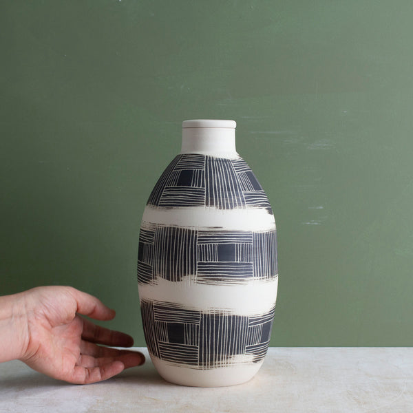 Textured Linear Stripe - Lidded Bottle