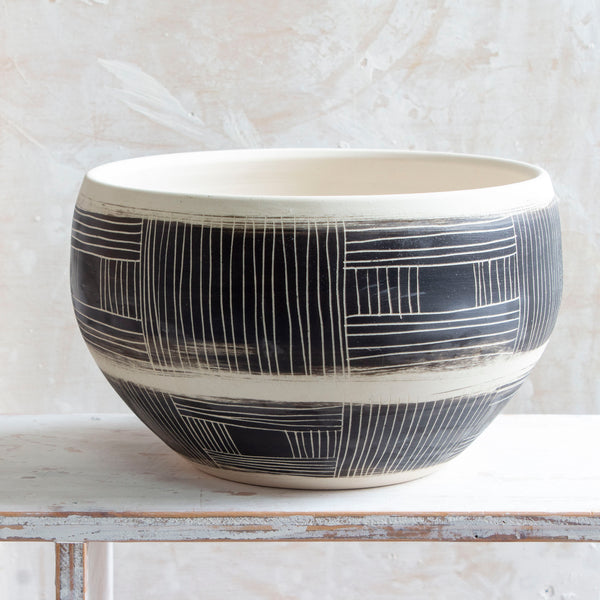 Textured Linear Stripe Lg Bowl // Planter - Black