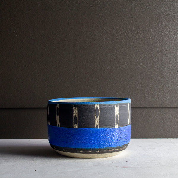 Tracks Lg Planter - Black and Electric blue