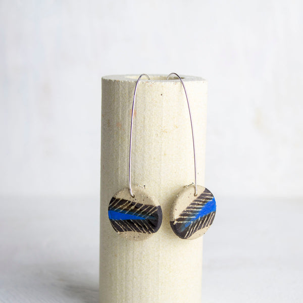 Arrow little disc earrings - Electric Blue