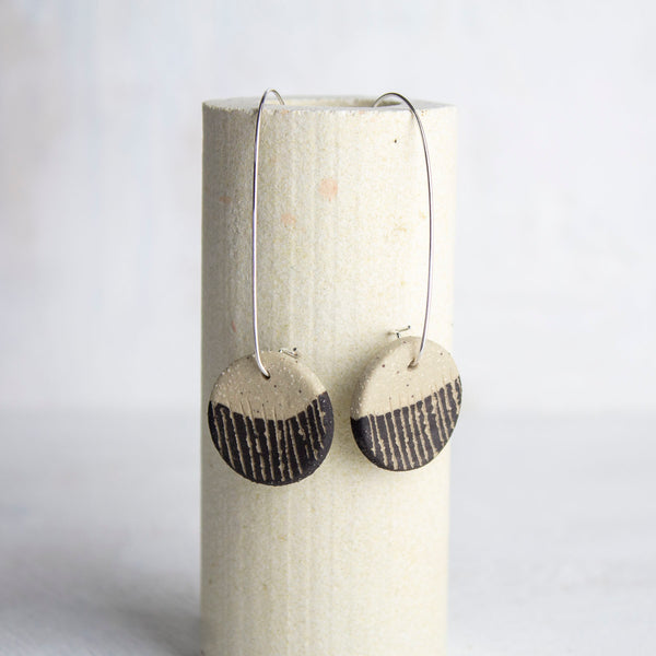 Half Moon little disc earrings - Black
