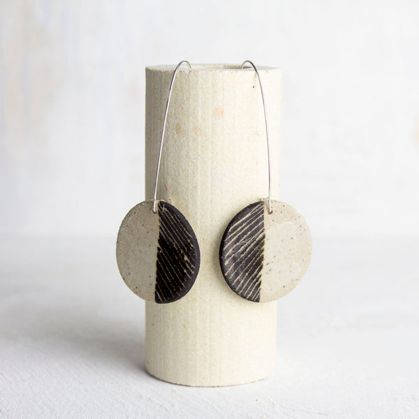 Neenish Tart medium disc earrings - Black
