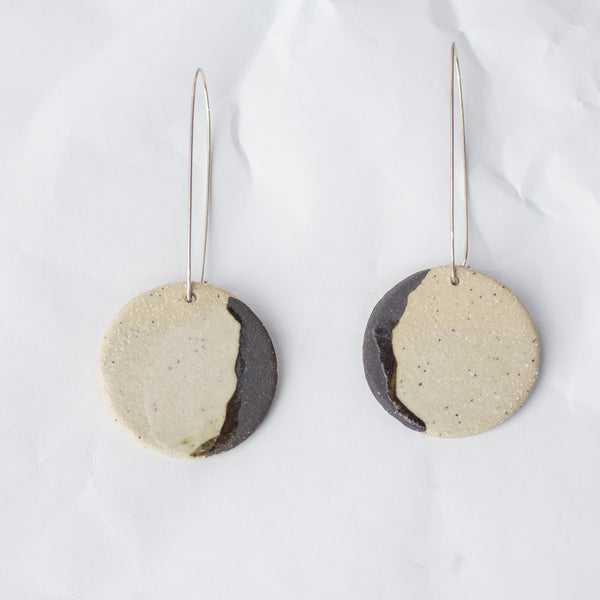 Crescent medium disc earrings - Black