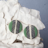 Arrow medium disc earrings - Black & Moss