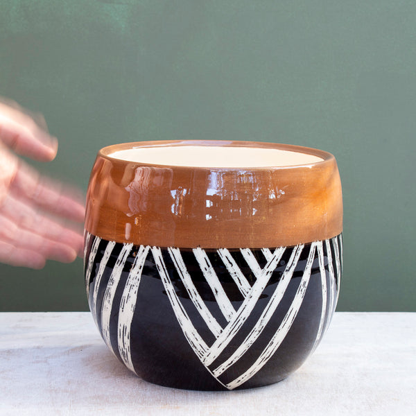 Teeth - Rounded vessel / Planter