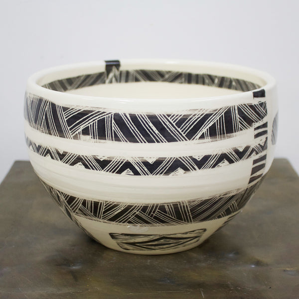 Grafik Large Bowl - Black