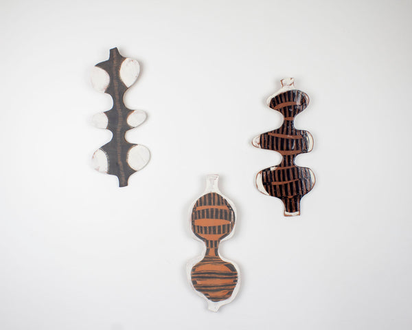 Blinkers on - Ceramic wall piece